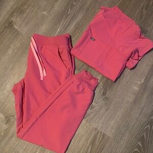Figs Women's Pink Track Pants & Top Set